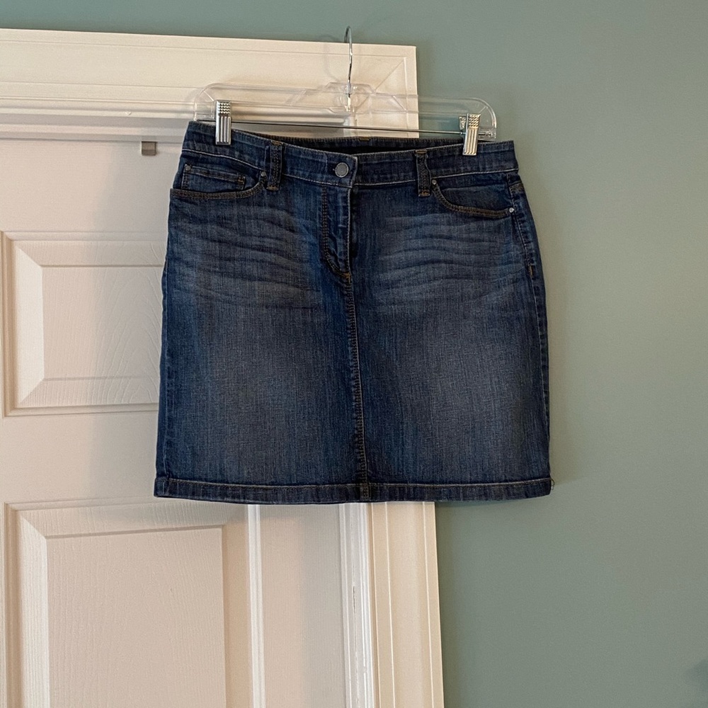Ann Taylor demon mini skirt size 6